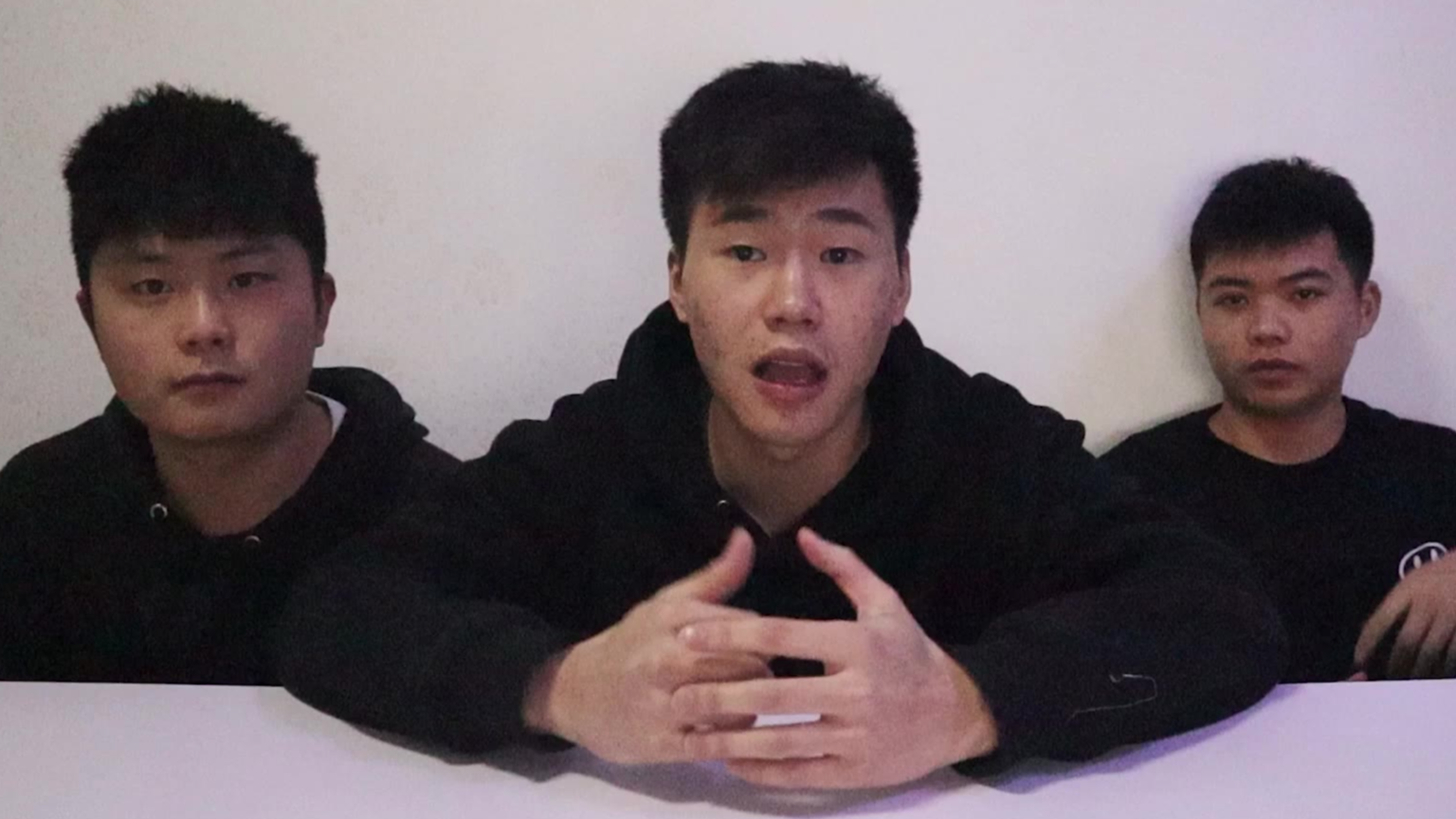 三小伙第一次尝试鲱鱼罐头恶心到**